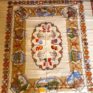 European linen tablecloth highlighting Germany 6 matching napkins circa 1950